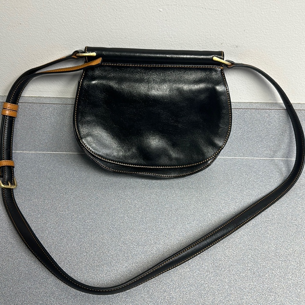 Vera Bradley Black Sidesaddle Crossbody leather purse